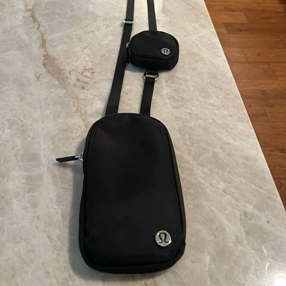 Lululemon phone/wallet crossbody with key/coin bag